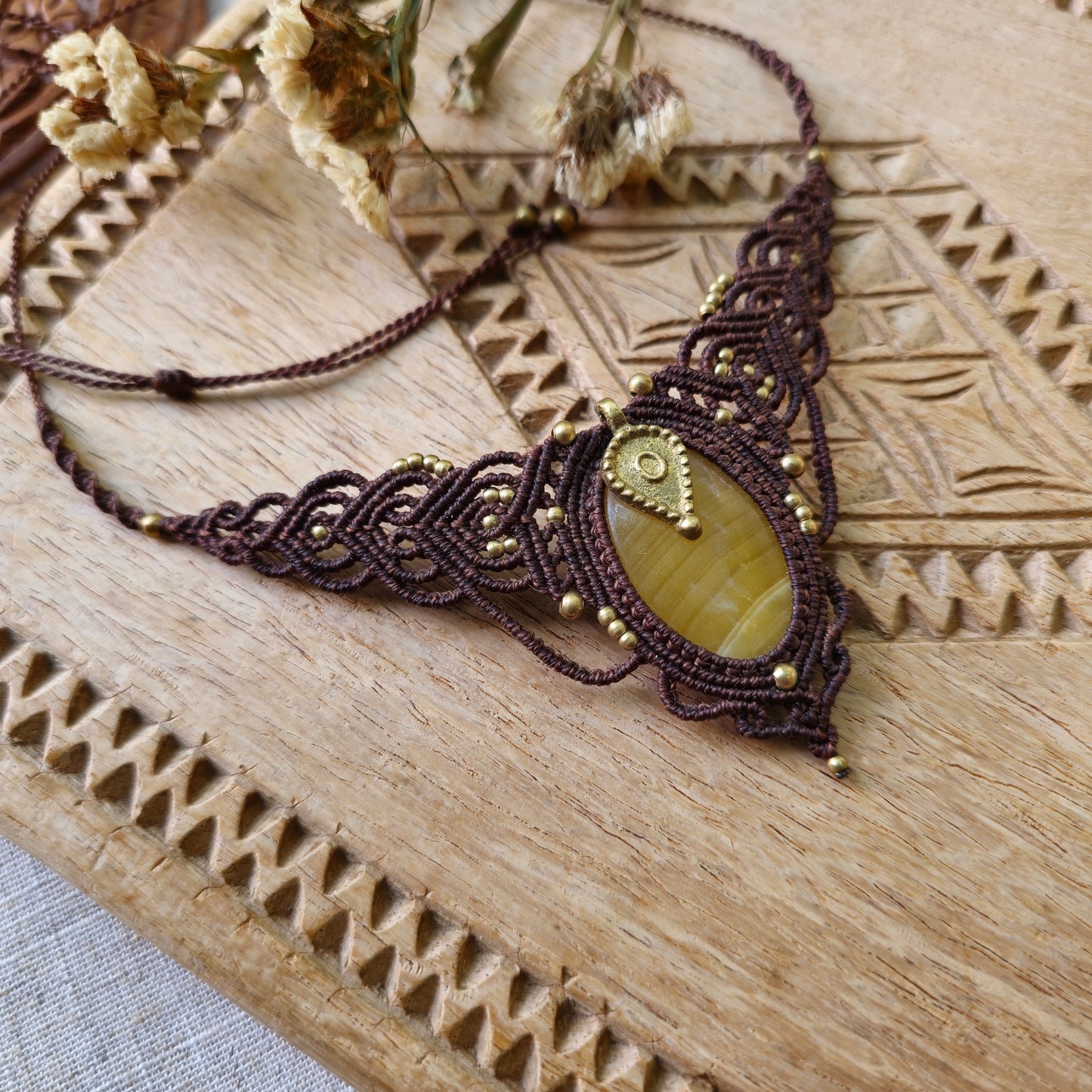 Collier plastron calcite jaune