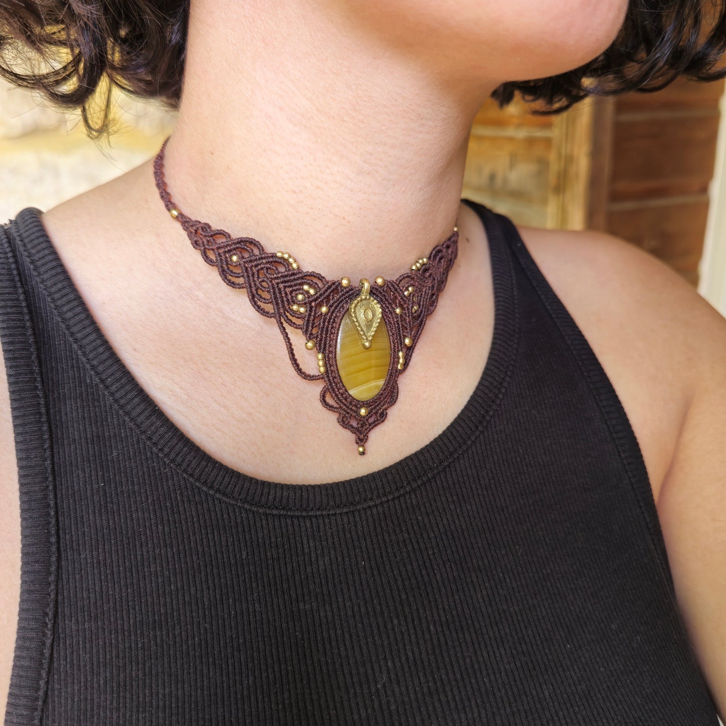 Collier plastron calcite jaune
