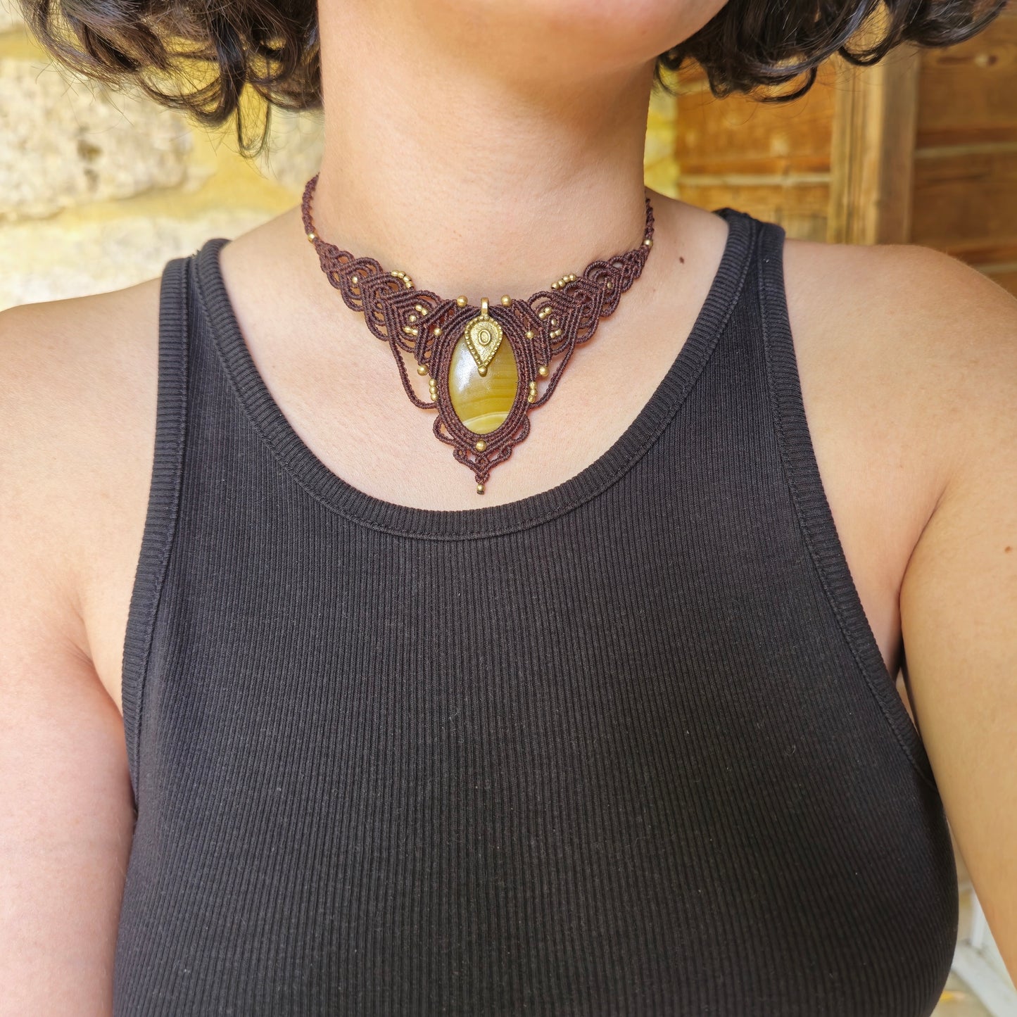 Collier plastron calcite jaune