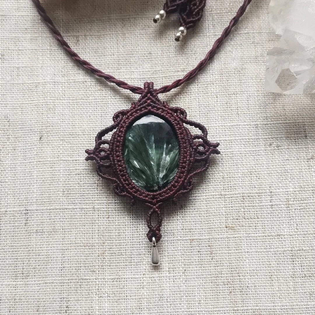 Collier seraphinite
