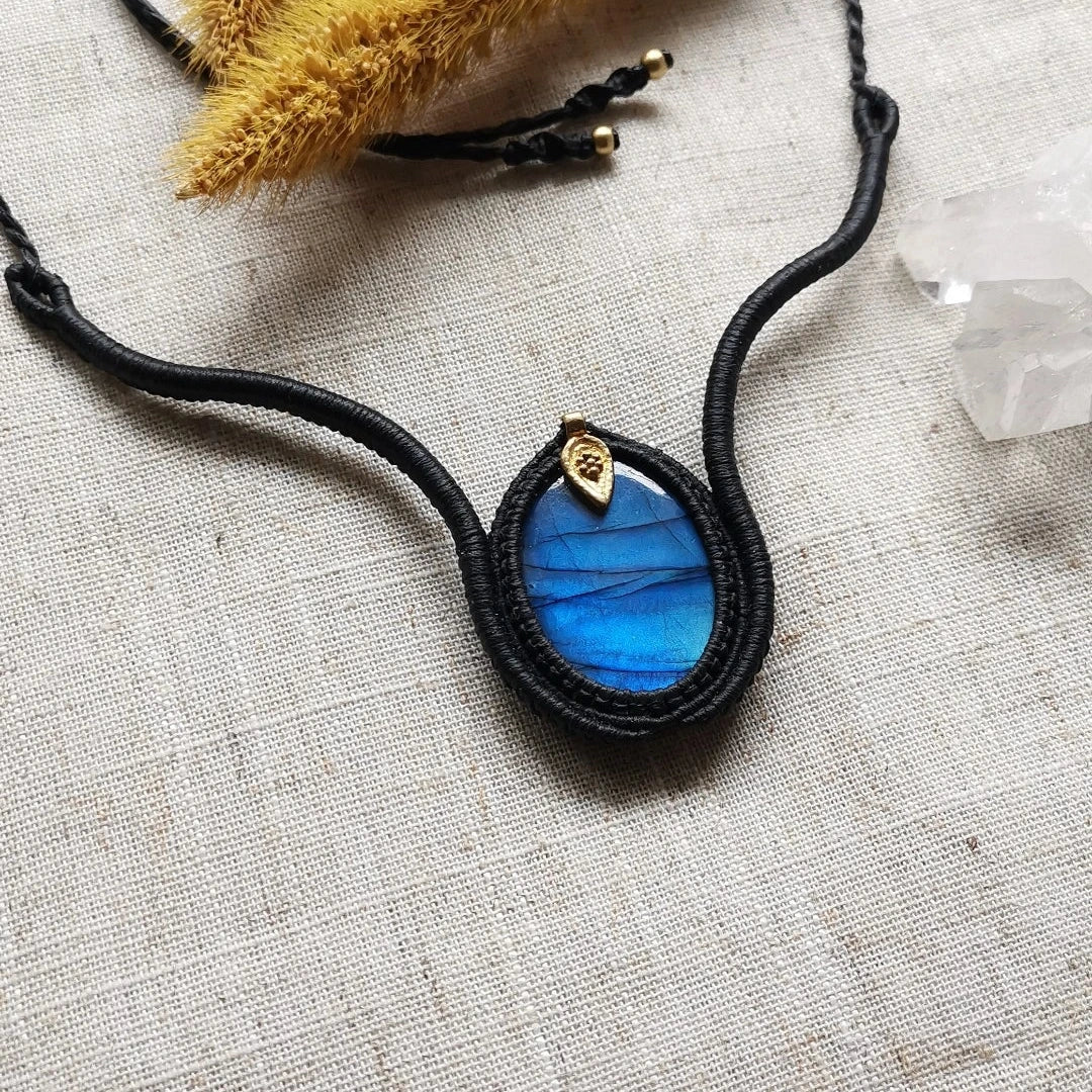 Collier labradorite bleue